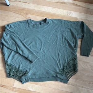 Aerie lace green sweatshirt XS